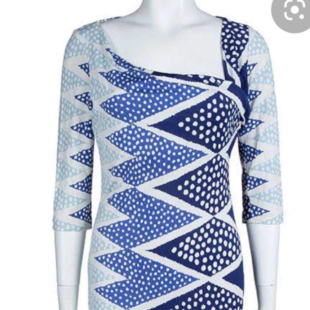 DV Printed Silk  Jersey Cowl Neck Lune Dress - Picture 8 of 8